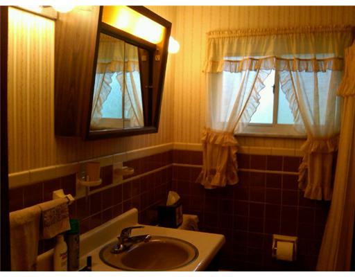 1210 Akehurst Road Green Tree, PA 15220 - Photo 8 of 17 Master Bath/Spa.