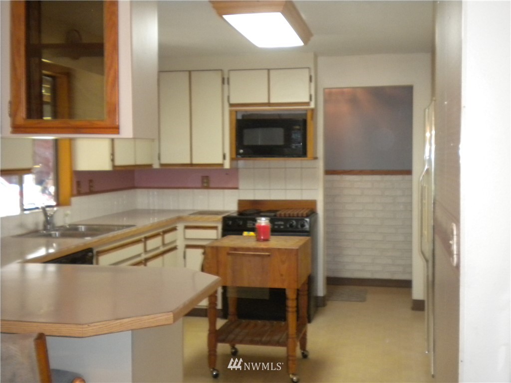 951 East North Bay Road Allyn, WA 98524 - Photo 4 of 19 Gallery Image 4