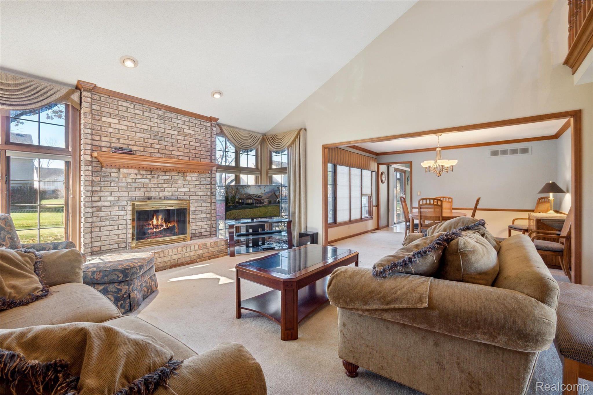 19403 Gill Road Livonia, MI 48152 - Photo 12 of 49