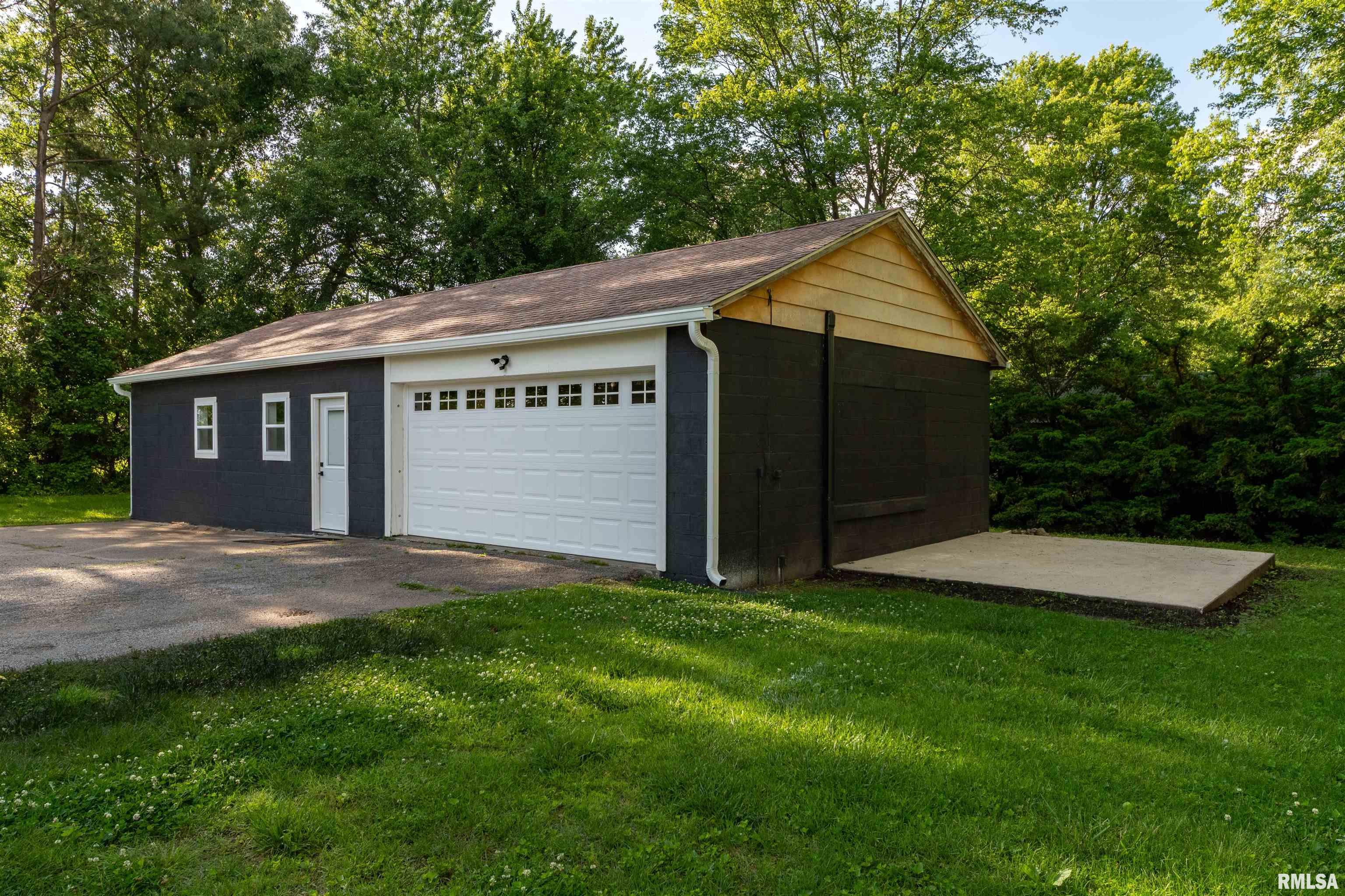 105 Freeman Spur Road Herrin, IL 62948 - Photo 37 of 43 Gallery Image 37