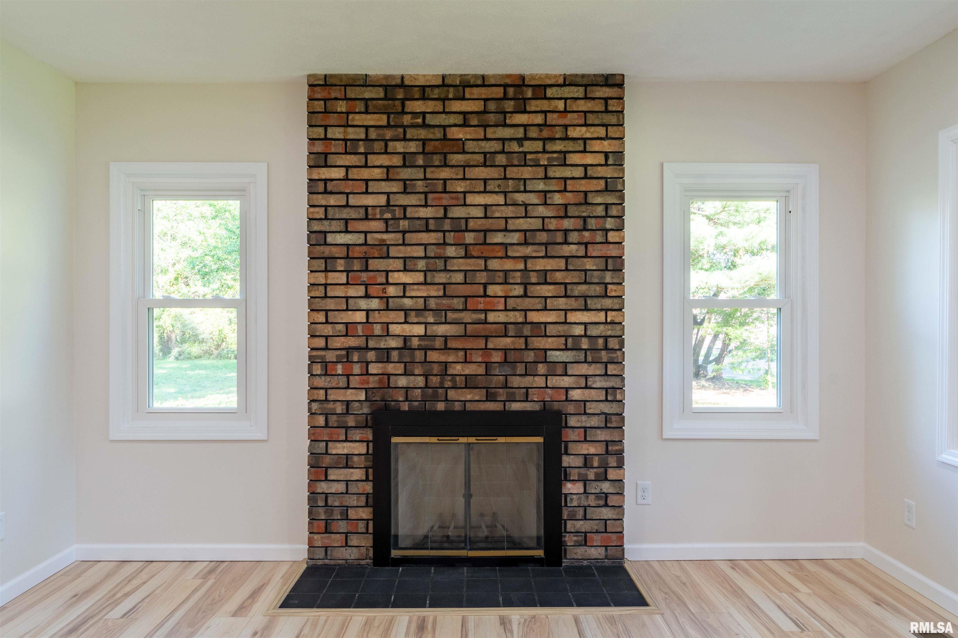 105 Freeman Spur Road Herrin, IL 62948 - Photo 5 of 43 Gallery Image 5