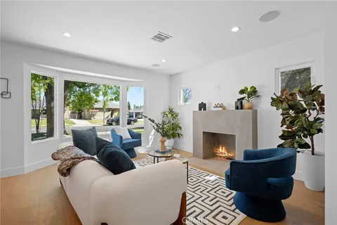 $1,395,000 | 1317 North California Street, Burbank, CA 91505