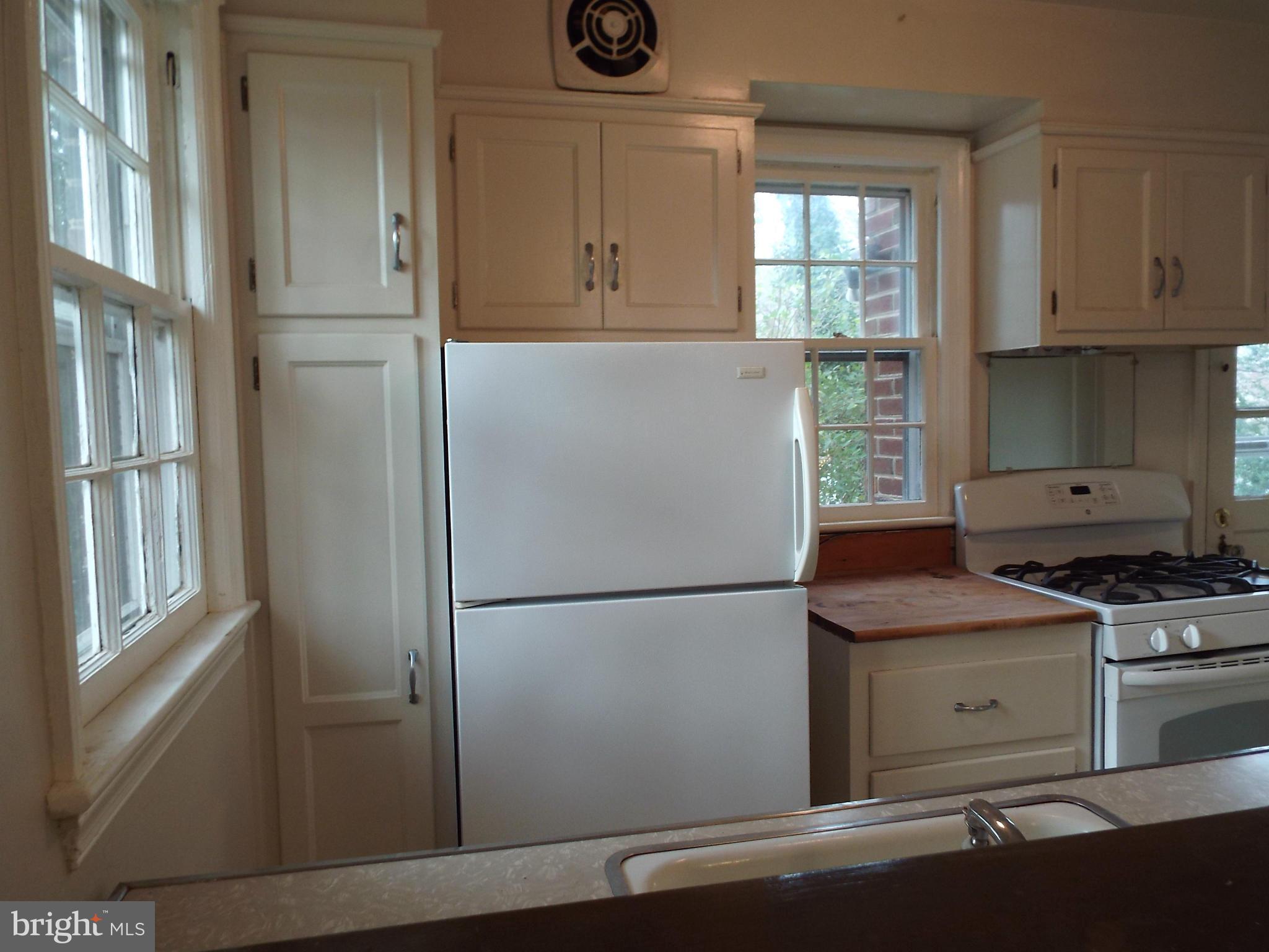 300 Lexington Drive Silver Spring, MD 20901 - Photo 19 of 29 Kitchen