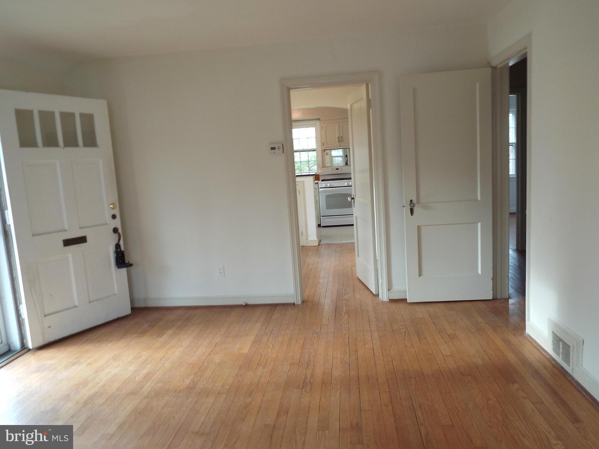 300 Lexington Drive Silver Spring, MD 20901 - Photo 10 of 29 Living Room