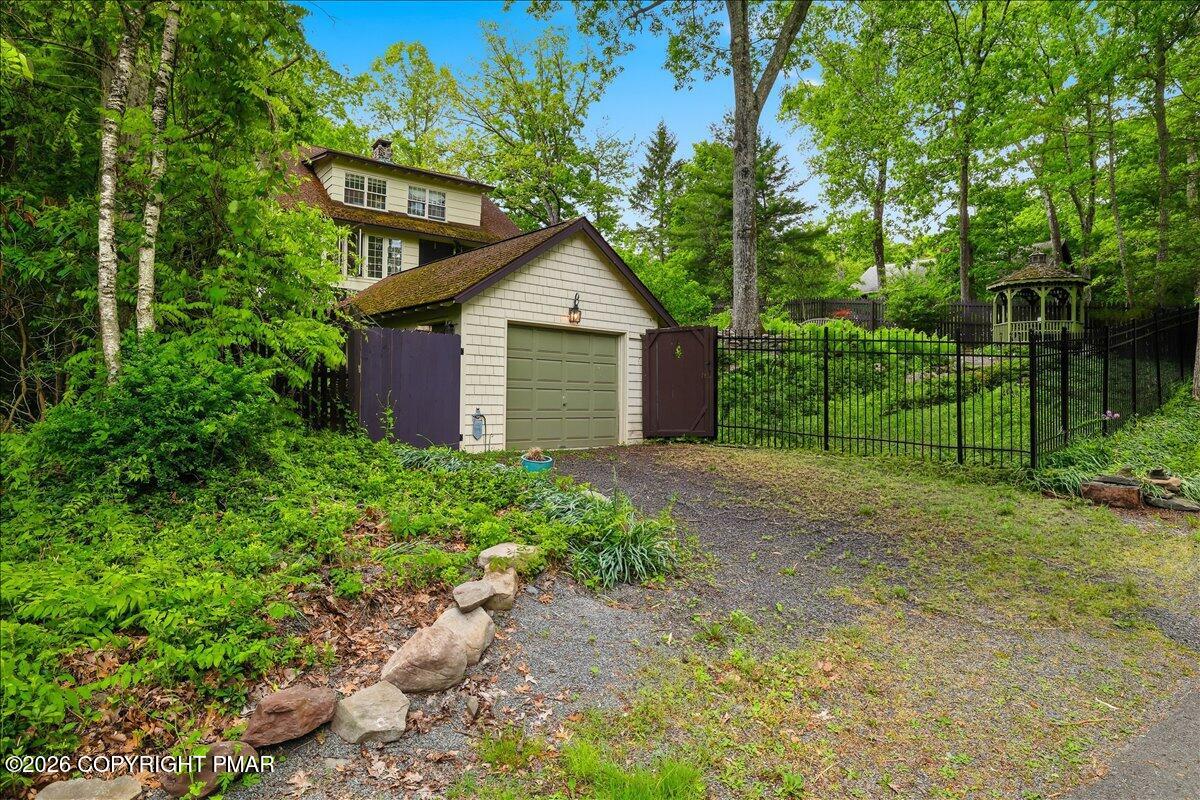 315 West Gate Road Cresco, PA 18326 - Photo 31 of 60 Detached garage