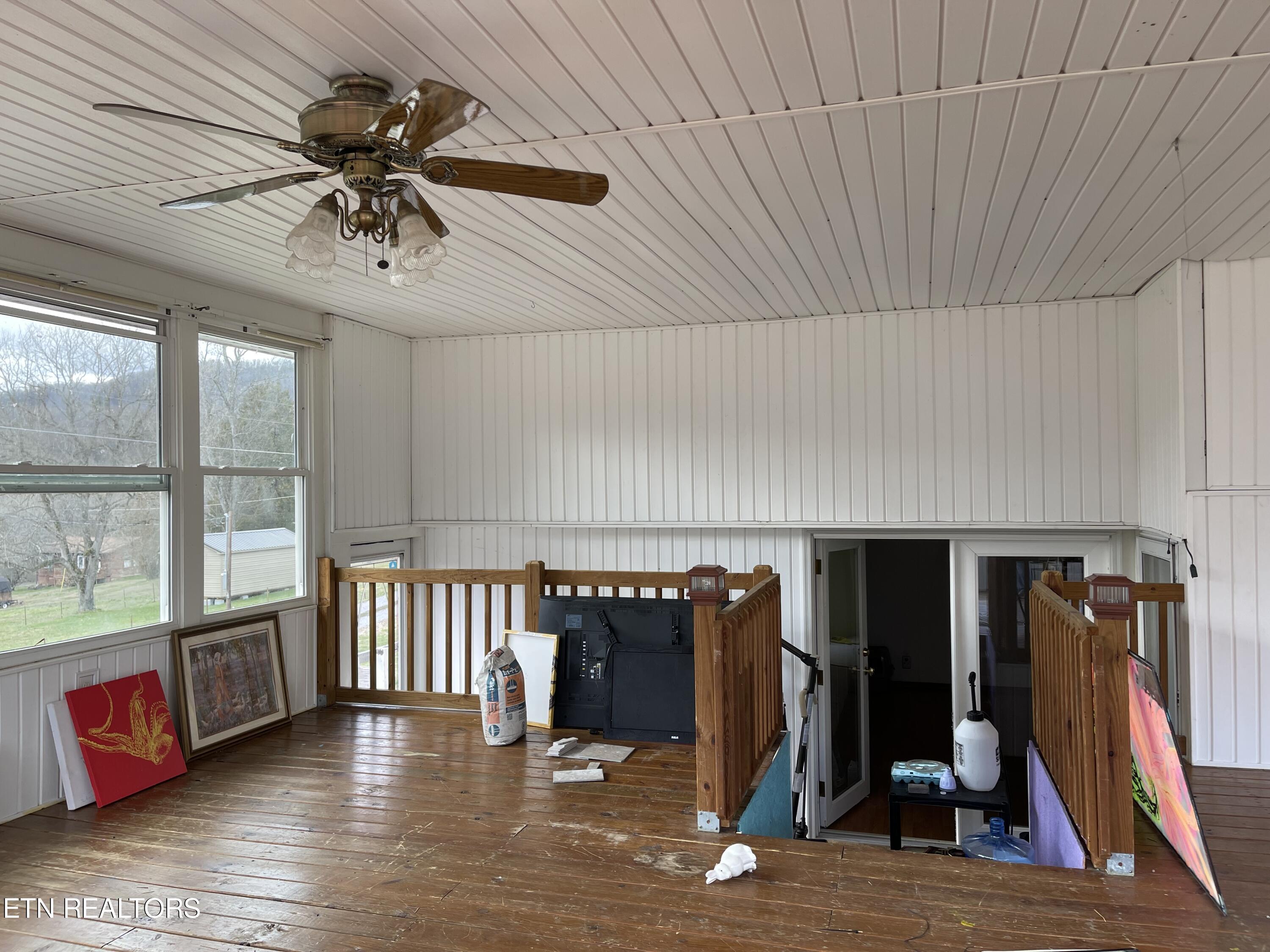 2710 Dutch Valley Road Clinton, TN 37716 - Photo 19 of 25 IMG_4441