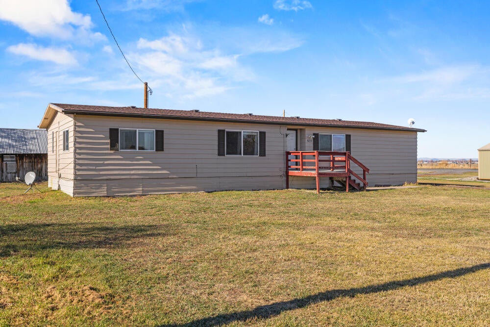8306 Homedale Road Klamath Falls, OR 97603 - Photo 36 of 52 8216HomedaleRd-33
