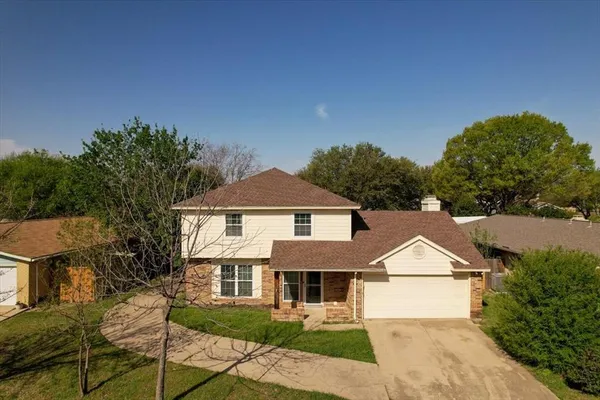 $2,200 | 6925 Red Fox Trail, Fort Worth, TX 76137