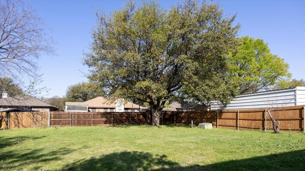 6925 Red Fox Trail Fort Worth, TX 76137 - Photo 18 of 23 View of fenced yard.