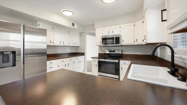 $2,200 | 6925 Red Fox Trail, Fort Worth, TX 76137