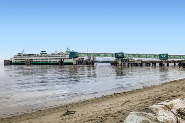 a view of a water fountain