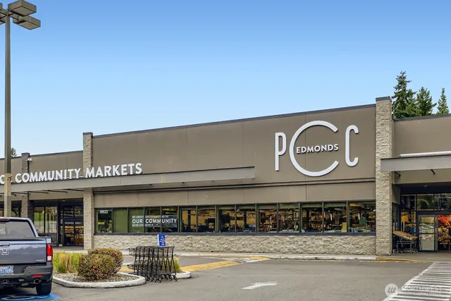 $3,200 | 8912 229th Place Southwest, Unit B, Edmonds, WA 98026