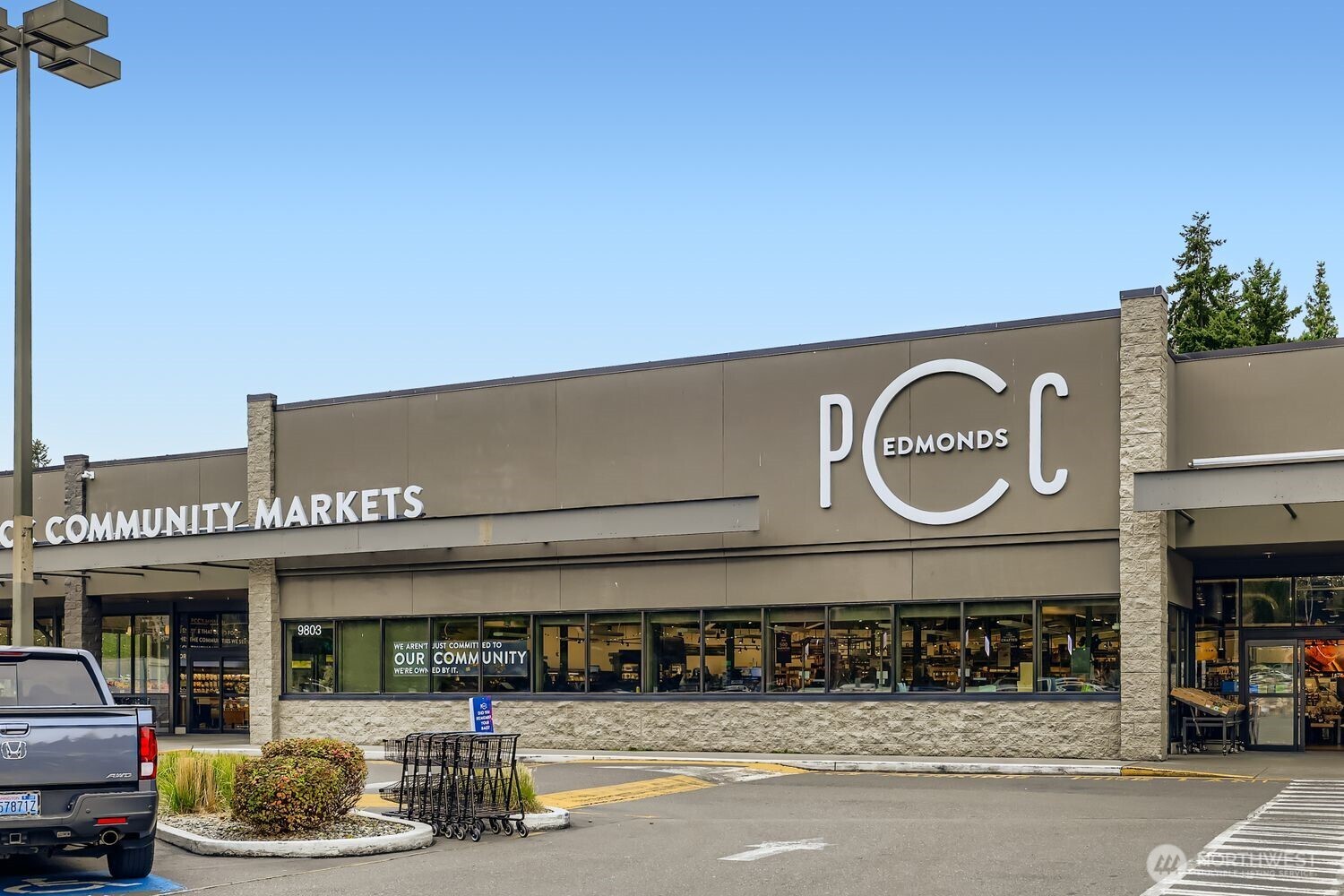 8912 229th Place Southwest, Unit B Edmonds, WA 98026 - Photo 25 of 25 a view of a water fountain