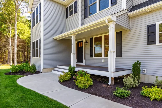 $875,000 | 1 Cassidy Trail, Hope, RI 02831