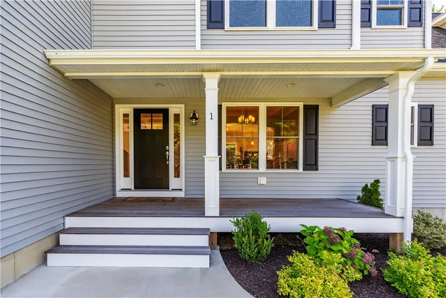 $875,000 | 1 Cassidy Trail, Hope, RI 02831