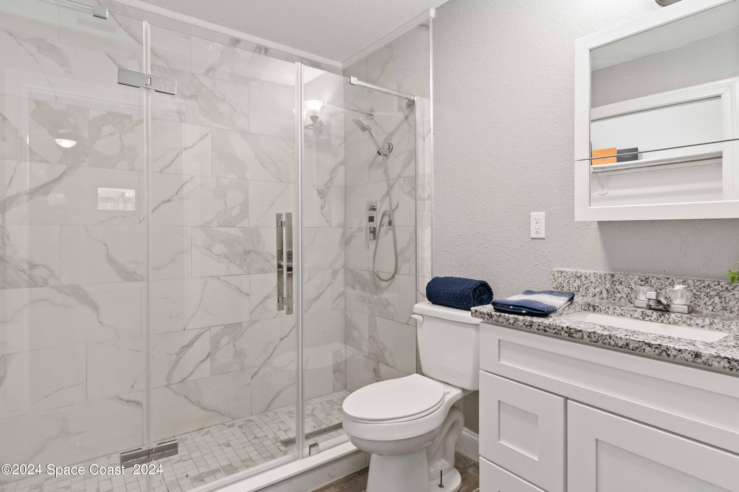6846 Hartford Road Cocoa, FL 32927 - Photo 13 of 19 Luxurious Master Bathroom