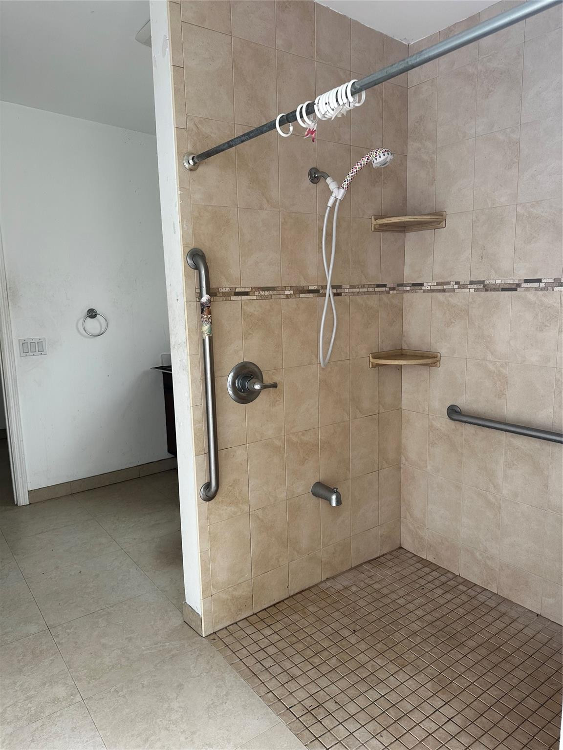 2828 Southwest 7th Avenue Miami, FL 33129 - Photo 13 of 20 Family room bath/shower area