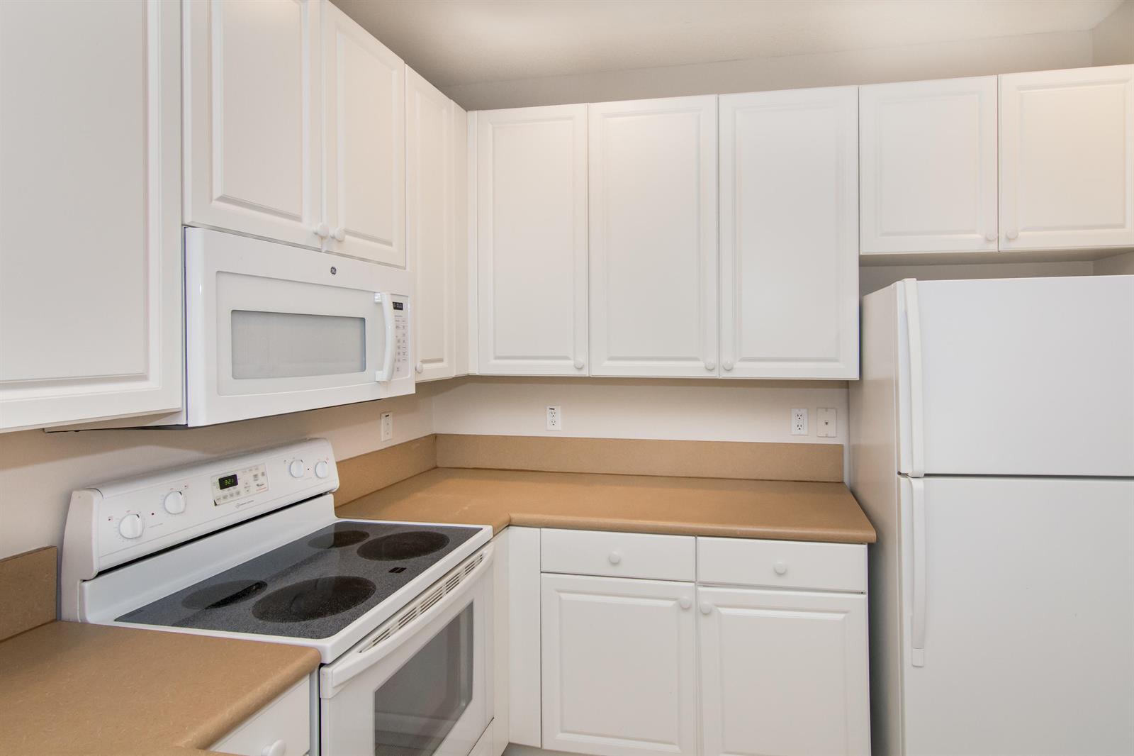 4340 Main Street Jupiter, FL 33458 - Photo 12 of 34 2nd Floor Kitchen