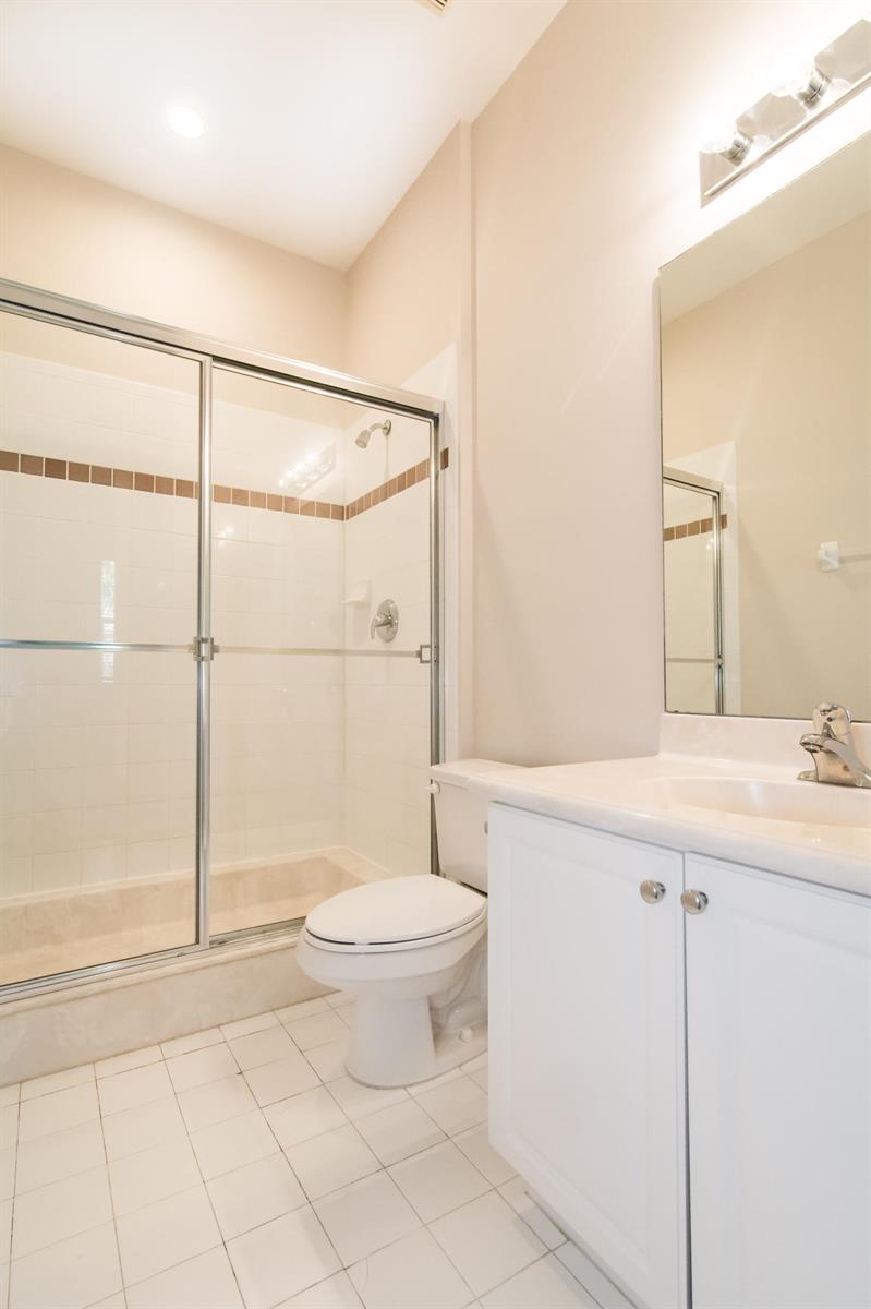 4340 Main Street Jupiter, FL 33458 - Photo 28 of 34 Master BA
