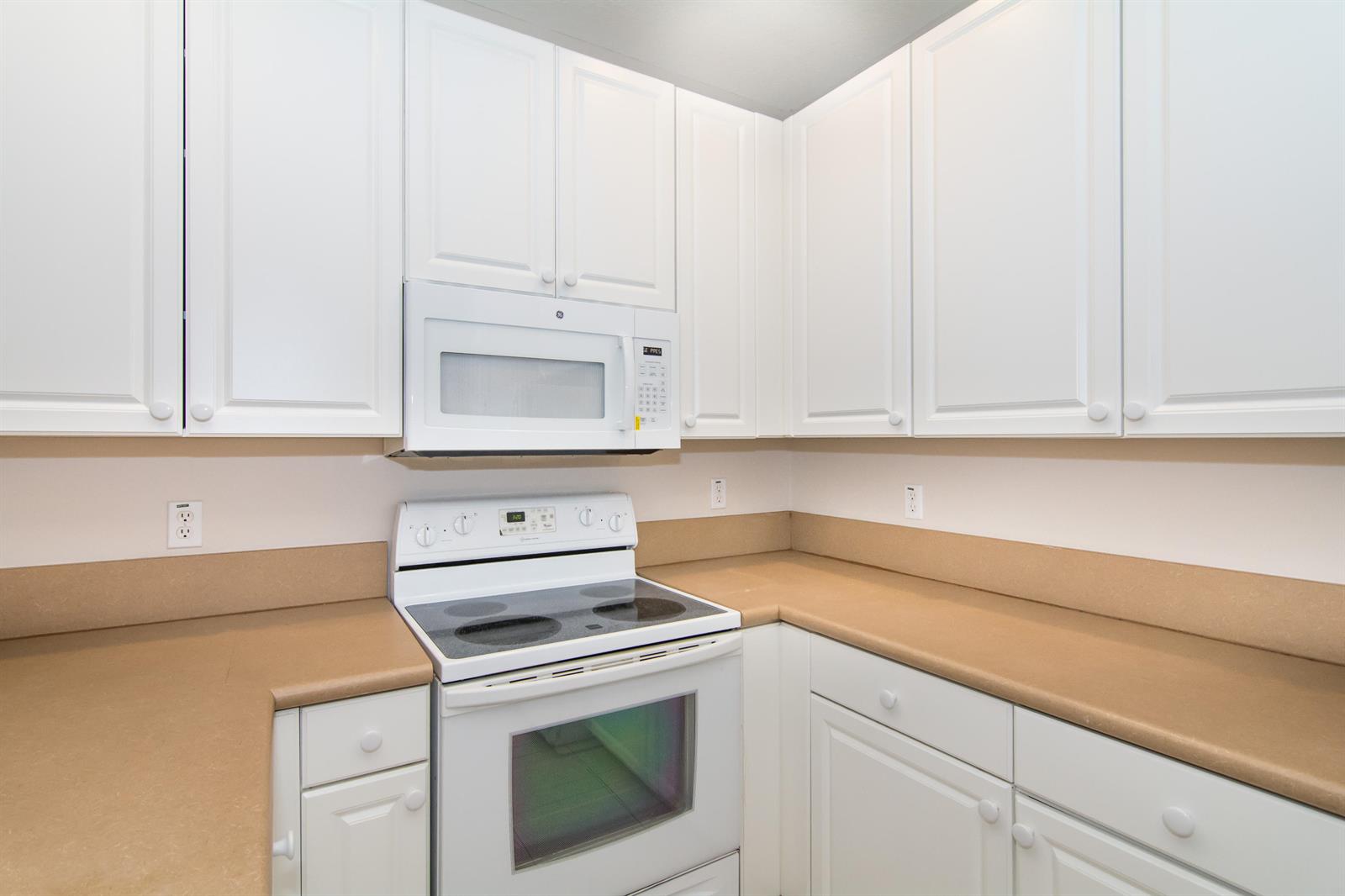 4340 Main Street Jupiter, FL 33458 - Photo 8 of 34 2nd Floor Kitchen