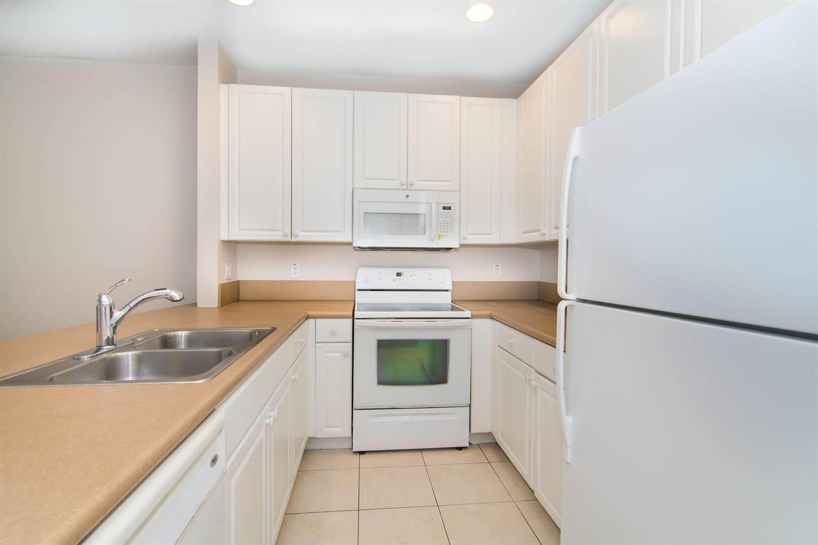 4340 Main Street Jupiter, FL 33458 - Photo 9 of 34 2nd Floor Kitchen
