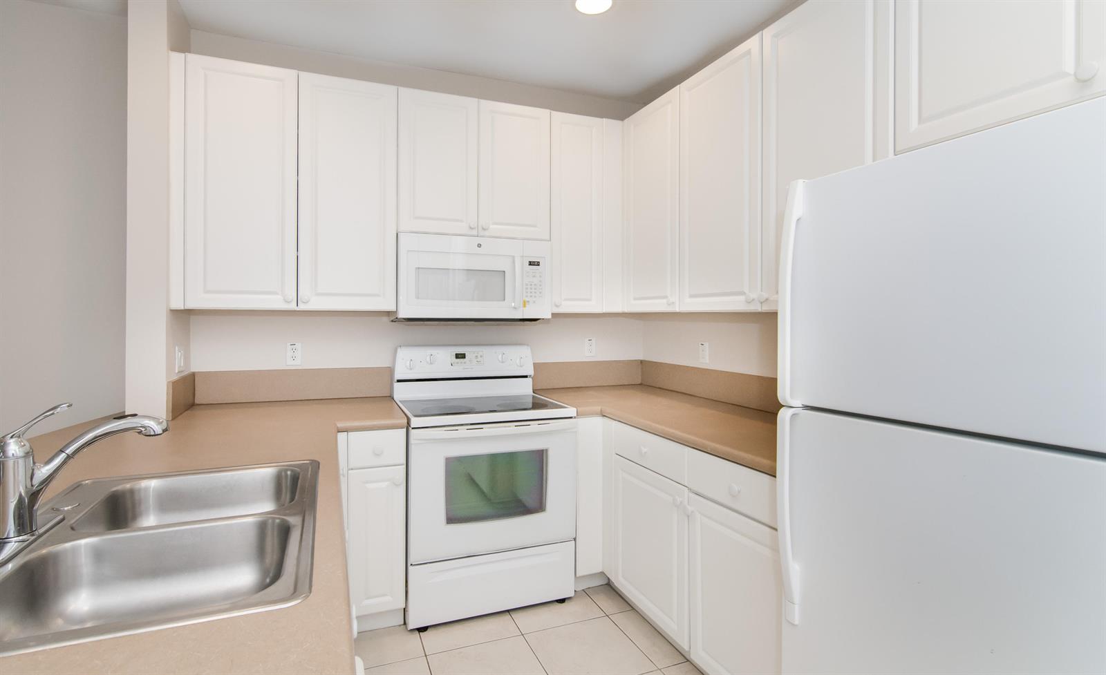 4340 Main Street Jupiter, FL 33458 - Photo 10 of 34 2nd Floor Kitchen