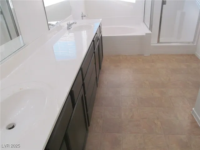 $3,000 | 2741 Sunrise Bluff Drive, Las Vegas, NV 89142