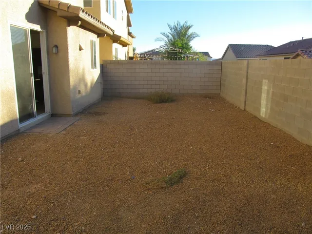 $3,000 | 2741 Sunrise Bluff Drive, Las Vegas, NV 89142
