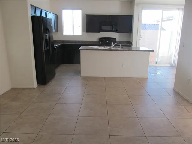 $3,000 | 2741 Sunrise Bluff Drive, Las Vegas, NV 89142