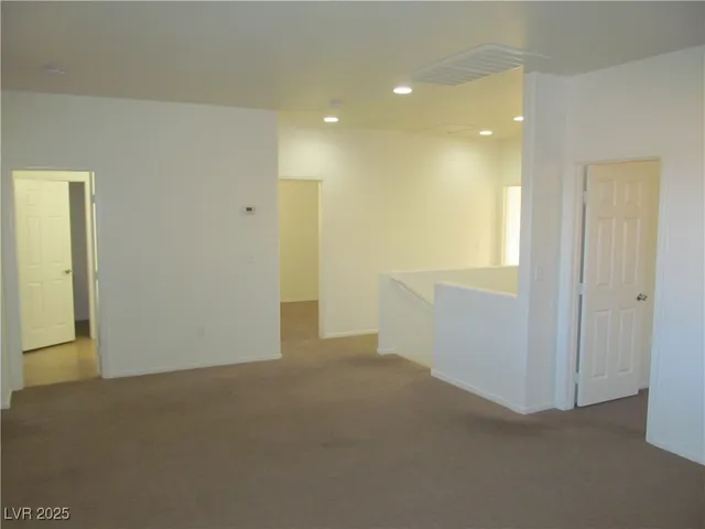 $3,000 | 2741 Sunrise Bluff Drive, Las Vegas, NV 89142