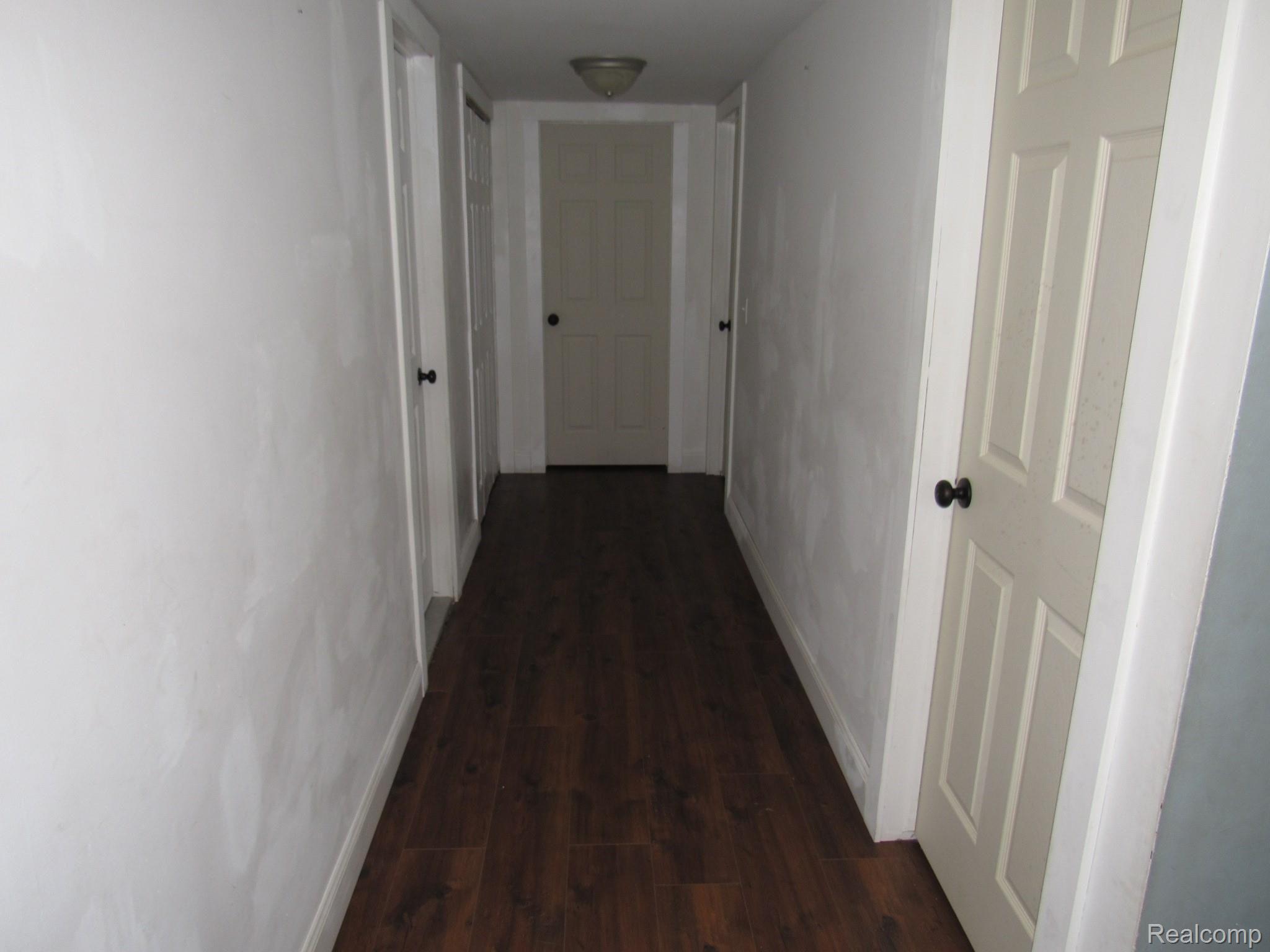 2136 Elkhorn Drive Rochester, MI 48307 - Photo 29 of 44 2136 ELKHORN LN ROCHESTER HILLS MI (192).JPG