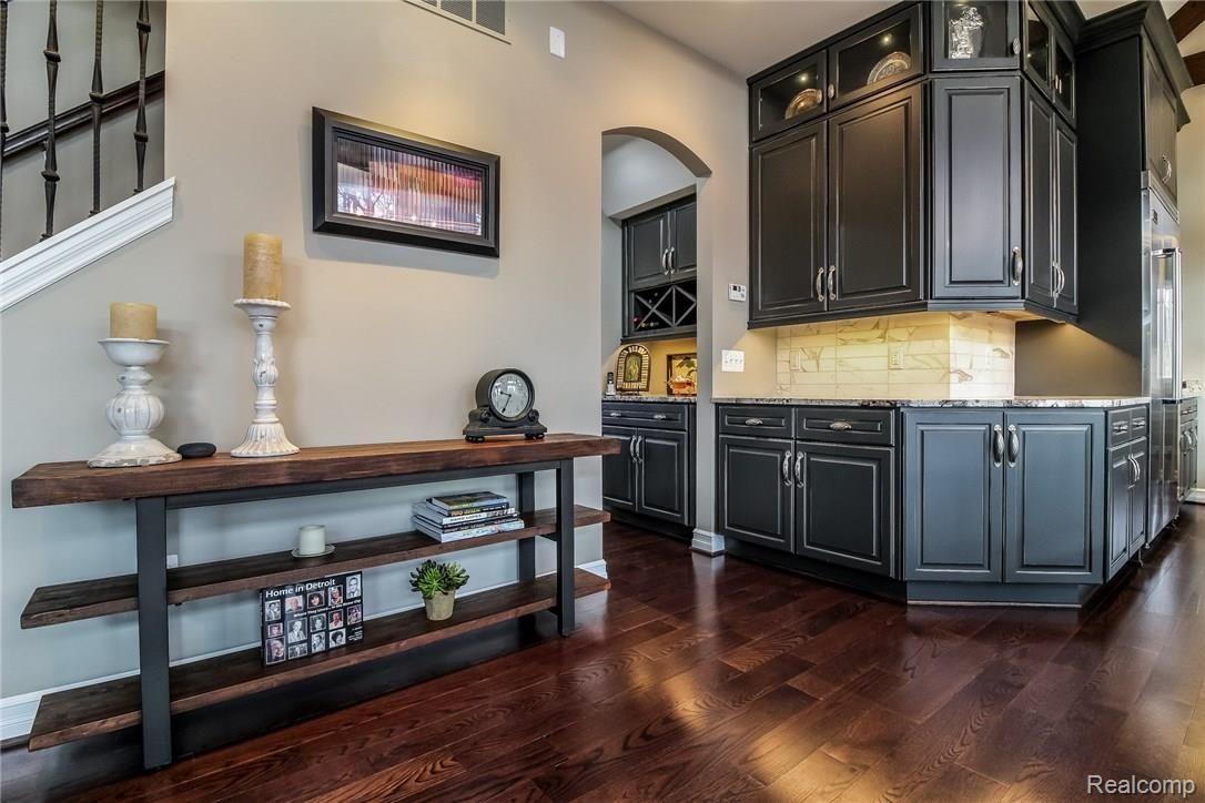 534 Placid Court Rochester, MI 48306 - Photo 14 of 56 010-5376828-medium.jpg