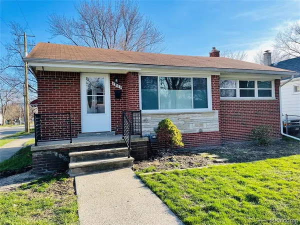 $1,600 | 1040 East Maxlow Avenue, Hazel Park, MI 48030