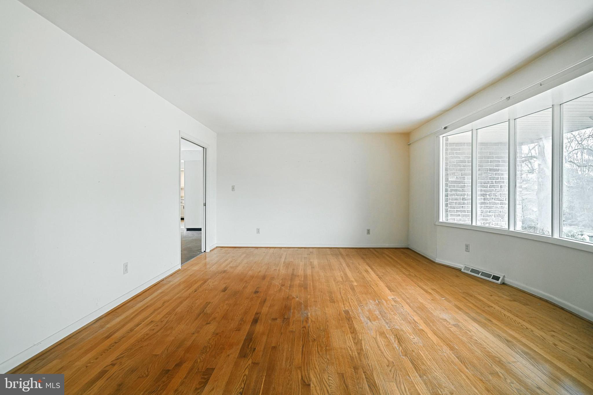 905 Plymouth Road York, PA 17402 - Photo 11 of 30 Gallery Image 11