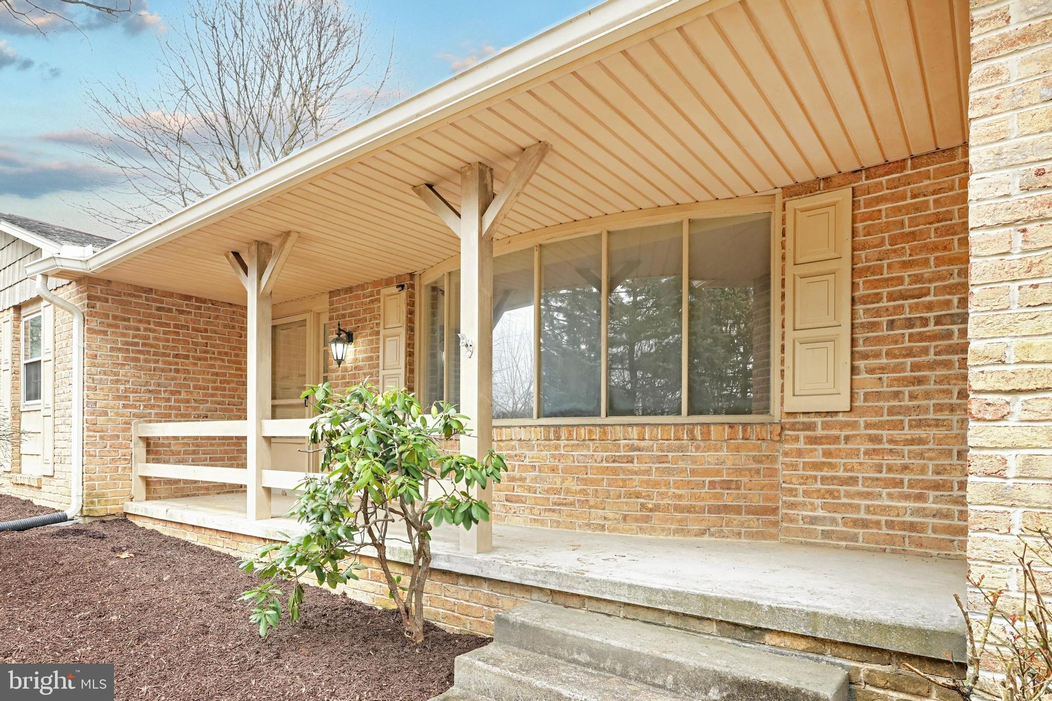 905 Plymouth Road York, PA 17402 - Photo 4 of 30 Gallery Image 4