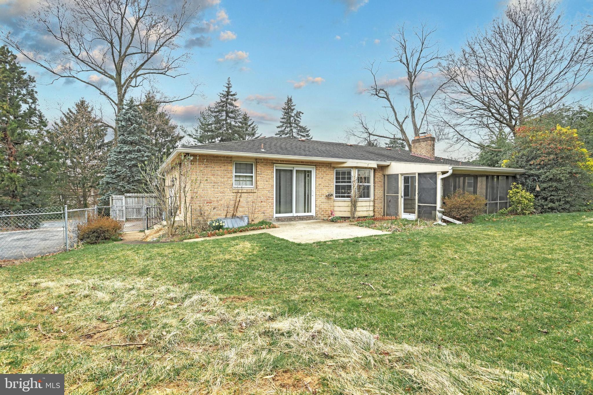 905 Plymouth Road York, PA 17402 - Photo 6 of 30 Gallery Image 6