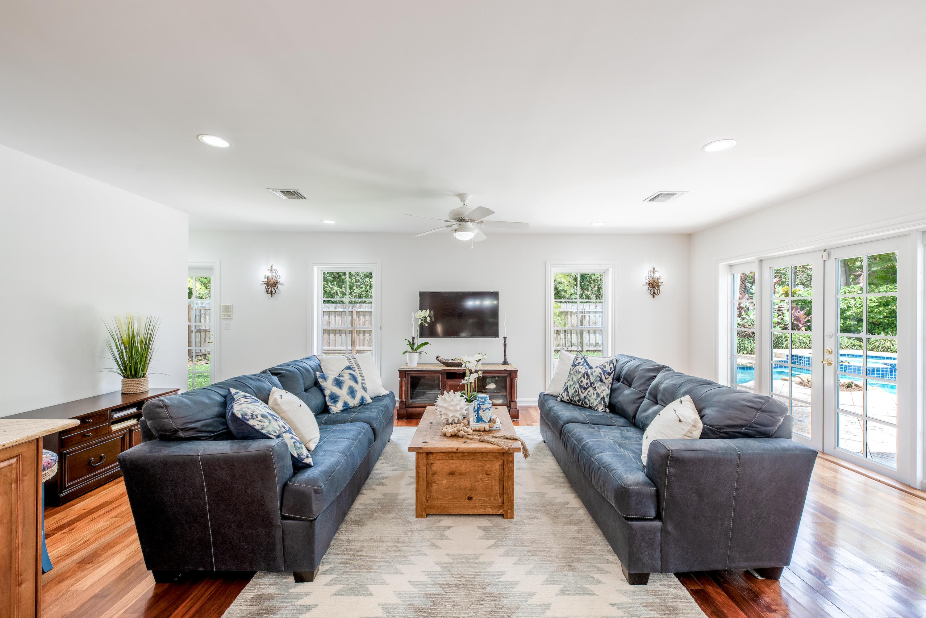 783 Toledo Drive Boca Raton, FL 33432 - Photo 20 of 90 Living-Room