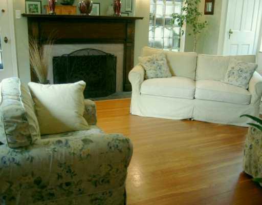 2379 Collins Road Blackridge, PA 15235 - Photo 3 of 5 Living Room.