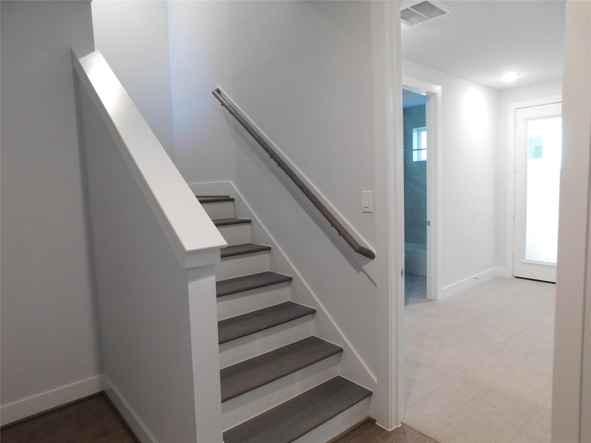 4223 Eli Street Houston, TX 77007 - Photo 4 of 46