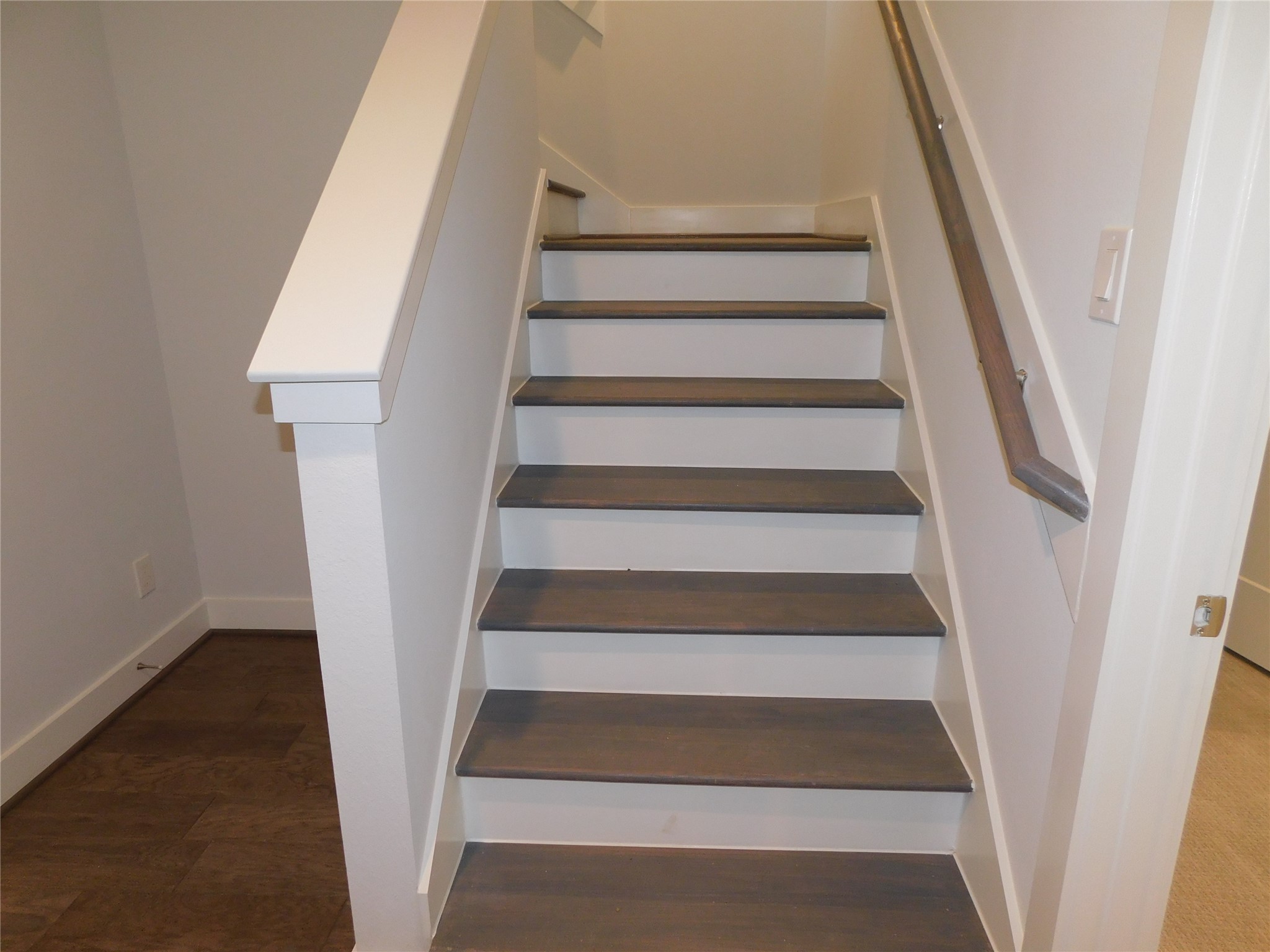 4223 Eli Street Houston, TX 77007 - Photo 5 of 46 a view of entryway