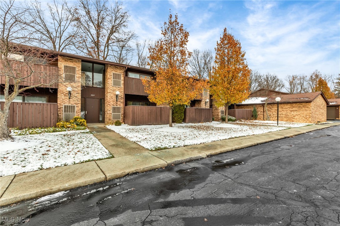 3245 Mayfield Road, Unit 12 Cleveland, OH 44118 - Photo 1 of 28 View of front facade