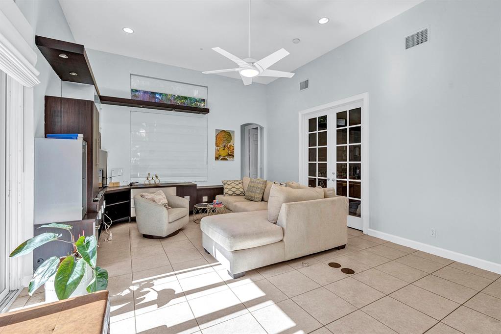 9737 Parkview Avenue Boca Raton, FL 33428 - Photo 14 of 24