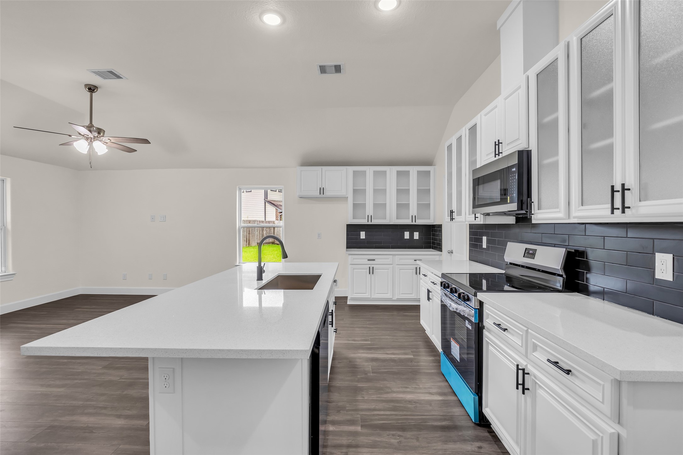 11919 Prosperity Point Drive Houston, TX 77048 - Photo 11 of 25
