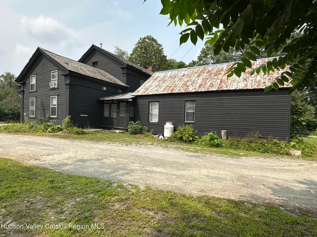 $560,000 | 430-432 Highway 43, Stephentown, NY 12168