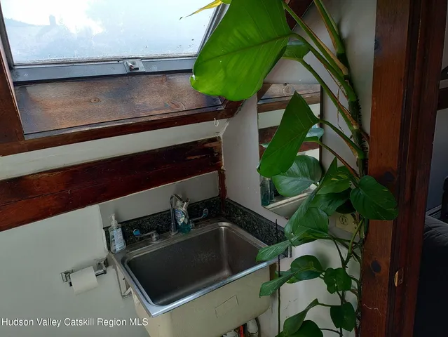 $560,000 | 430-432 Highway 43, Stephentown, NY 12168