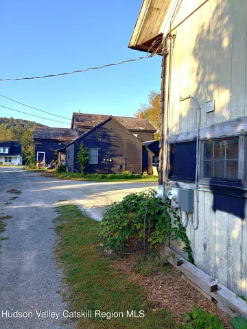 $560,000 | 430-432 Highway 43, Stephentown, NY 12168