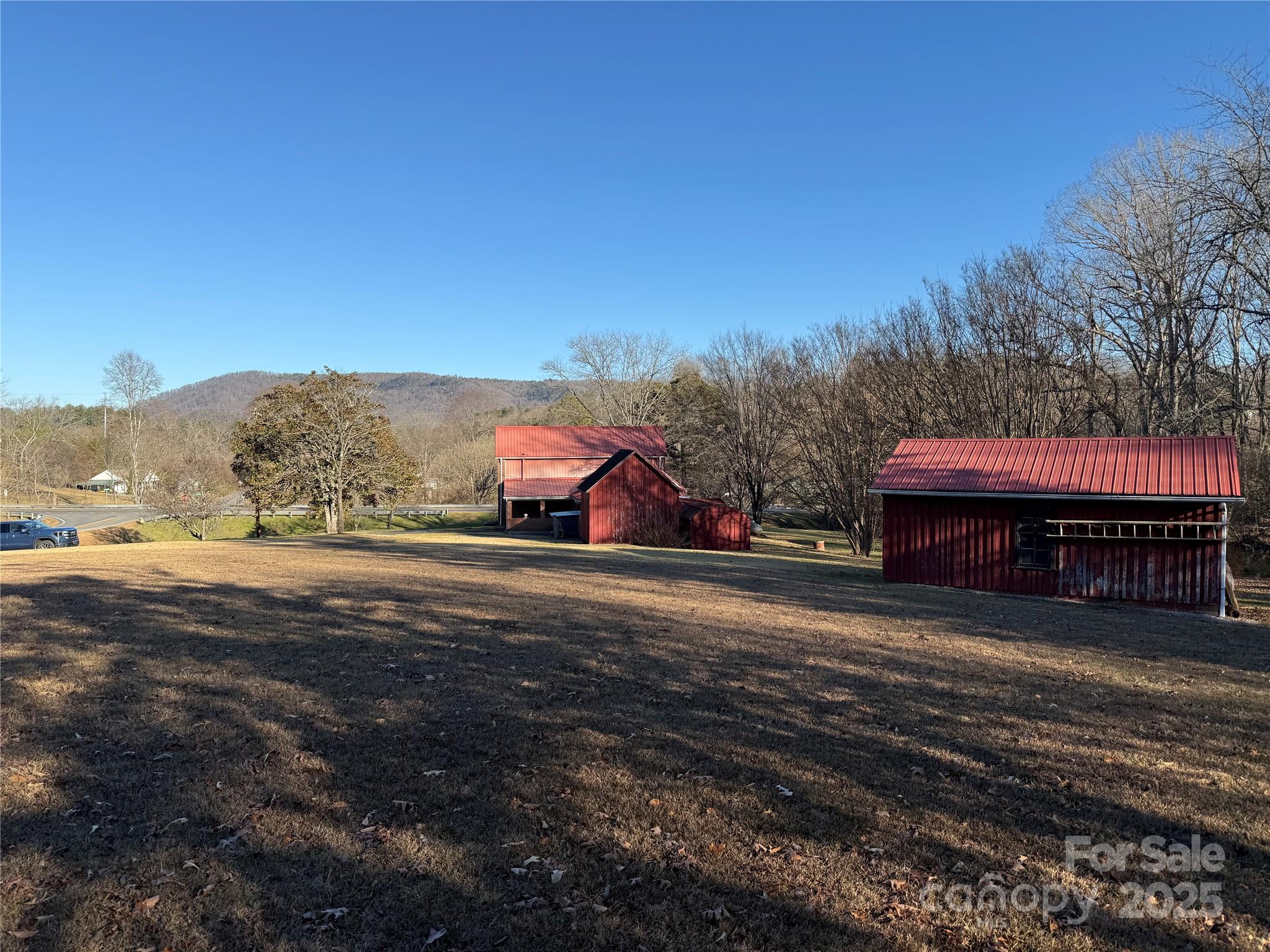 6496 Highway 221 Marion, NC 28752 - Photo 16 of 22