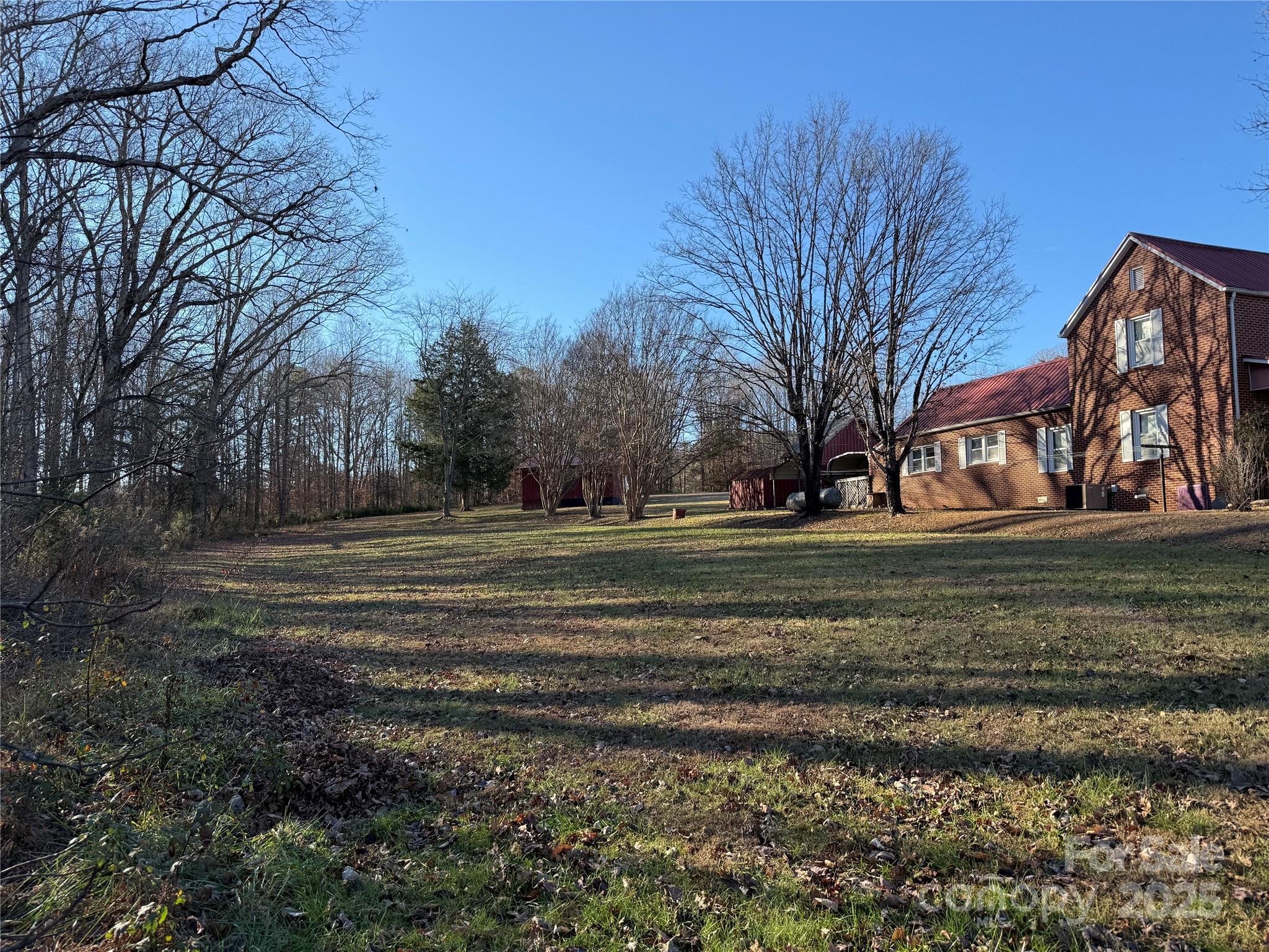 6496 Highway 221 Marion, NC 28752 - Photo 7 of 22
