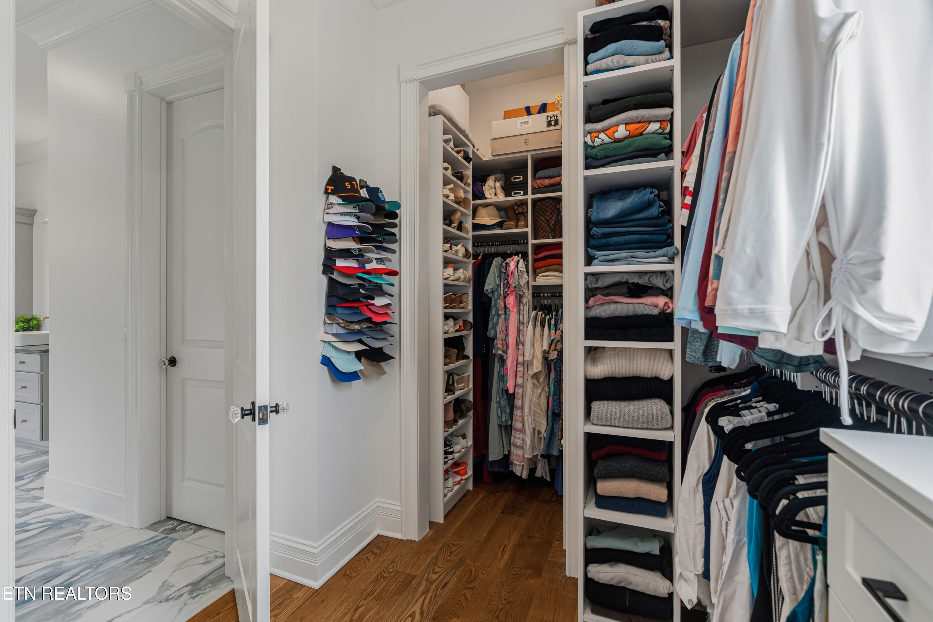 367 Barnsley Road Farragut, TN 37934 - Photo 32 of 59 Primary Closet
