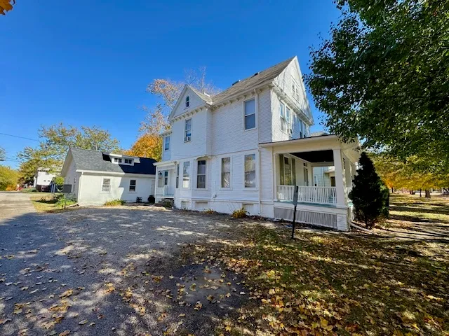 $174,900 | 506 East Chestnut Street, Bloomington, IL 61701